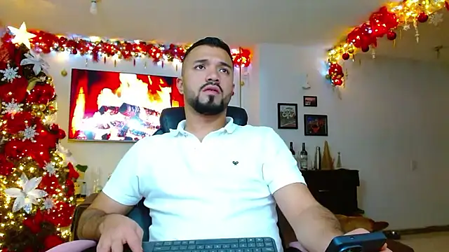 Snapshot of mathewv_ chatting on 11/11/25, 04:45 mathewv online show from 11/11/25, 04:45