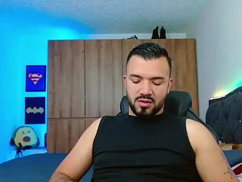 Snapshot of mathewv_ chatting on 11/17/25, 03:01 mathewv online show from 11/17/25, 03:01