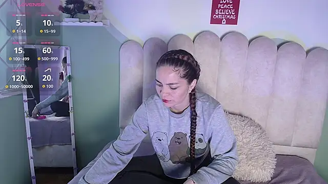 Snapshot of BiancaLuxx_ chatting on 12/18/25, 11:27 BiancaLuxx online show from 12/18/25, 11:27