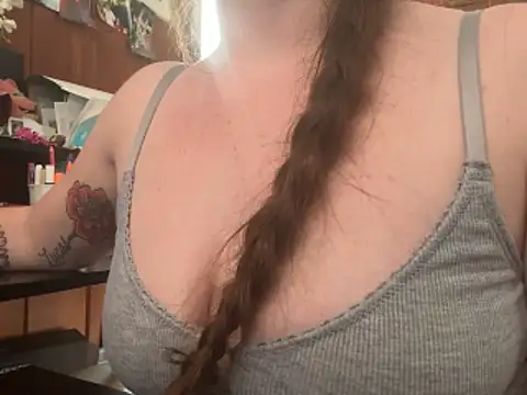 Snapshot of Lil_Mama17 chatting on 04/13/26, 03:50 Lil Mama17 online show from 04/13/26, 03:50