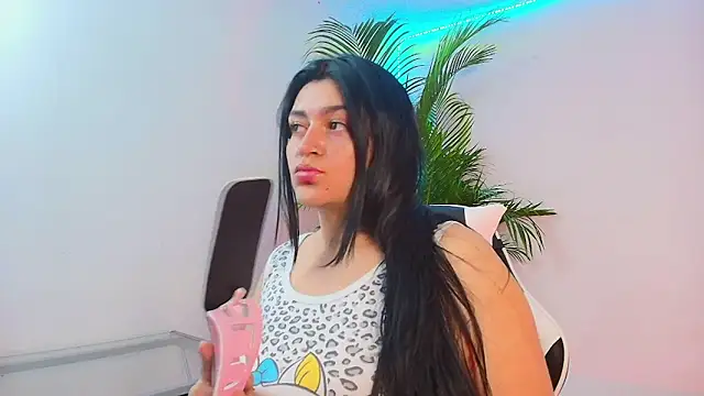 Snapshot of alejitasweet chatting on 10/04/25, 02:53 alejitasweet online show from 10/04/25, 02:53