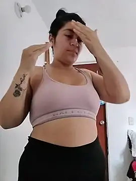 Snapshot of alejitasweet chatting on 11/01/25, 04:53 alejitasweet online show from 11/01/25, 04:53