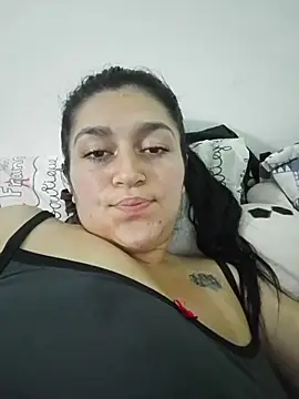 Snapshot of alejitasweet chatting on 11/02/25, 04:59 alejitasweet online show from 11/02/25, 04:59