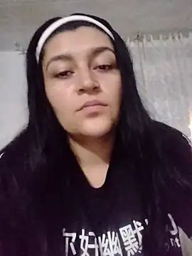 Snapshot of alejitasweet chatting on 11/15/25, 01:03 alejitasweet online show from 11/15/25, 01:03