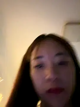 jun-xinh09 online show from 10/03/25, 10:07