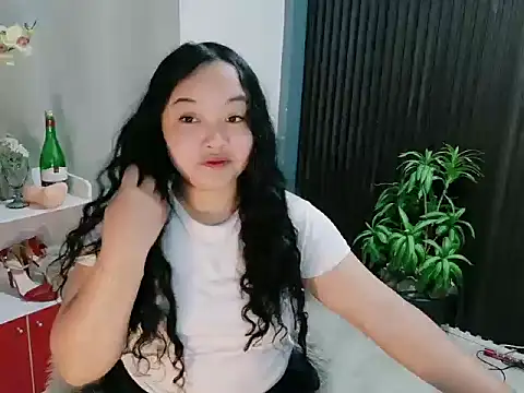 UrFavouriteCravings online show from 01/14/26, 03:50