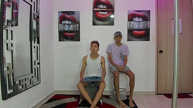 Snapshot of VERY_HOT_GUYS chatting on 12/01/25, 01:27 VERY HOT GUYS online show from 12/01/25, 01:27