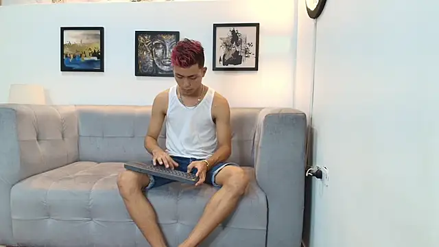 Snapshot of VERY_HOT_GUYS chatting on 12/14/25, 01:22 VERY HOT GUYS online show from 12/14/25, 01:22