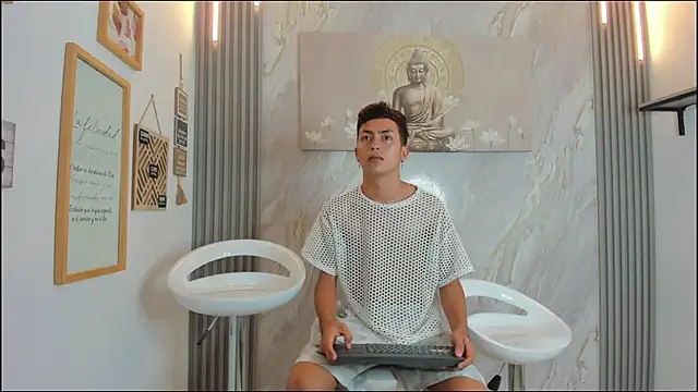 Snapshot of VERY_HOT_GUYS chatting on 01/12/26, 01:16 VERY HOT GUYS online show from 01/12/26, 01:16