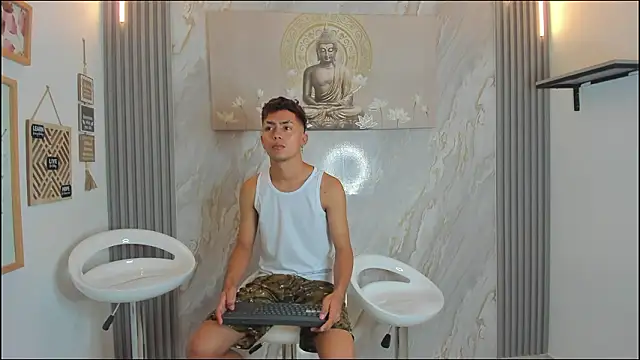 Snapshot of VERY_HOT_GUYS chatting on 01/16/26, 01:26 VERY HOT GUYS online show from 01/16/26, 01:26