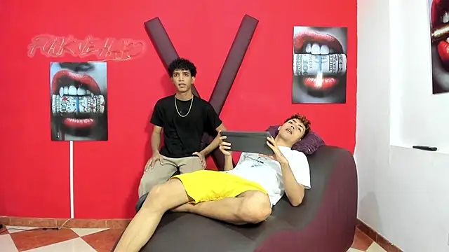 VERY HOT GUYS online show from 04/10/26, 07:18