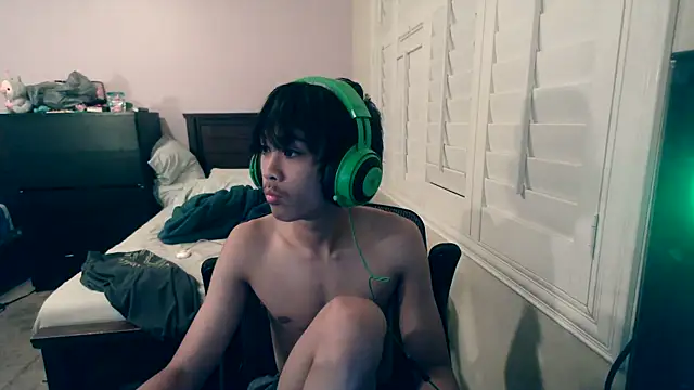 youngasianboy2007 online show from 10/14/25, 01:50