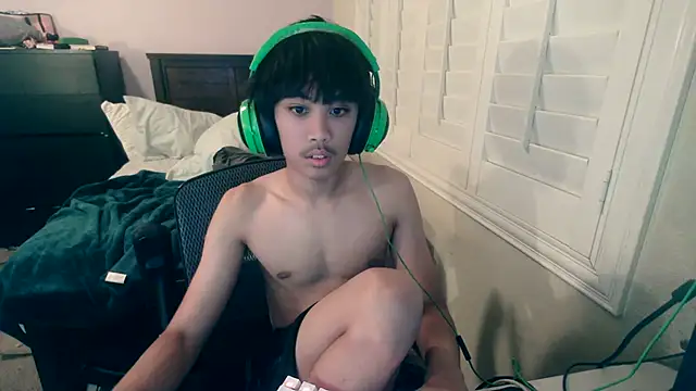 youngasianboy2007 online show from 10/18/25, 03:31