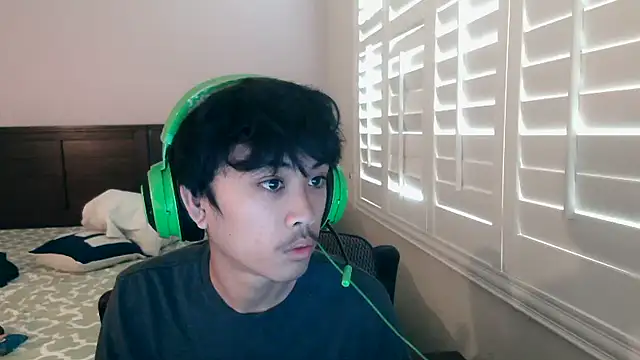 youngasianboy2007 online show from 04/13/26, 05:07