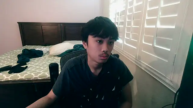 youngasianboy2007 online show from 04/14/26, 10:16