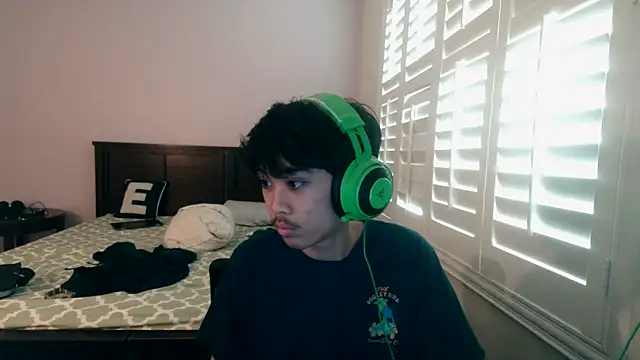 youngasianboy2007 online show from 04/21/26, 10:12