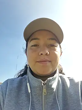 annyaparis online show from 12/17/25, 02:12