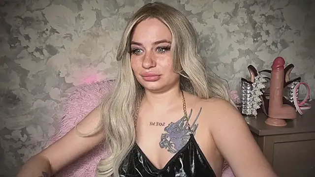 Snapshot of angelalicehell chatting on 11/07/25, 03:17 angelalicehell online show from 11/07/25, 03:17