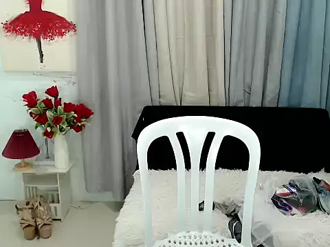 xAsianTOPModelx online show from 11/12/25, 10:04