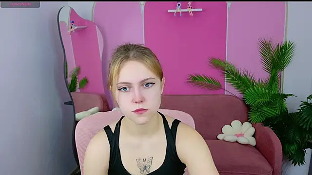 Snapshot of Stellahaart chatting on 11/27/25, 07:54 Stellahaart online show from 11/27/25, 07:54