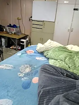 Snapshot of han515319 chatting on 02/26/26, 01:10 han515319 online show from 02/26/26, 01:10