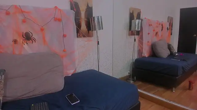 Snapshot of chloejhonson chatting on 10/09/25, 11:41 chloejhonson online show from 10/09/25, 11:41