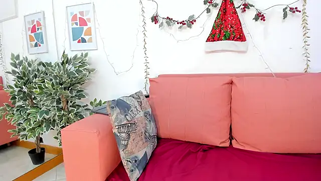 Snapshot of chloejhonson chatting on 11/26/25, 12:17 chloejhonson online show from 11/26/25, 12:17