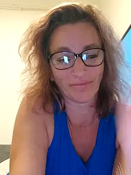 Fifi83Bell online show from 10/11/25, 05:50