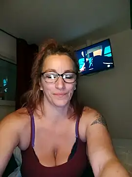 Fifi83Bell online show from 12/15/25, 04:33