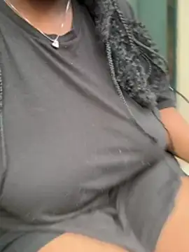 nanaisbackk online show from 02/27/26, 12:05