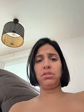 LaPetiteKim online show from 10/29/25, 09:00