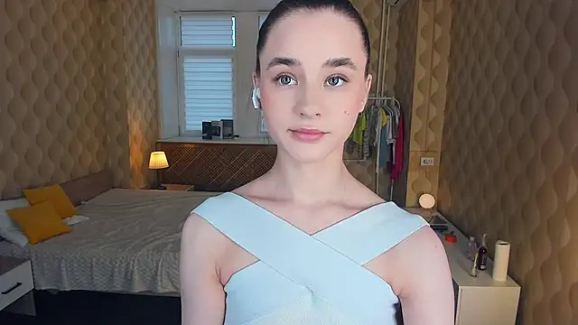 JinnyMcie online show from 10/31/25, 12:06