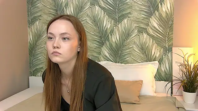 EmmaCamm online show from 10/01/25, 03:51