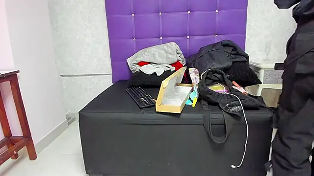 LeaMoreau22 online show from 11/06/25, 11:44