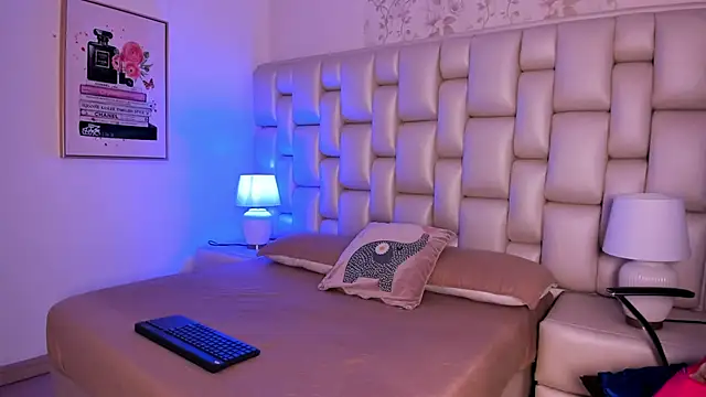 Peyton louise online show from 11/09/25, 12:25