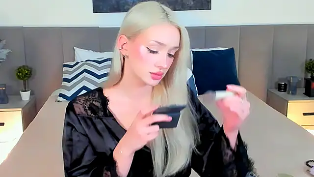 SugarWhisper online show from 11/27/25, 04:31