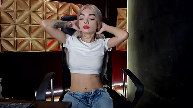 scarlettvelvet  online show from 11/21/25, 12:26