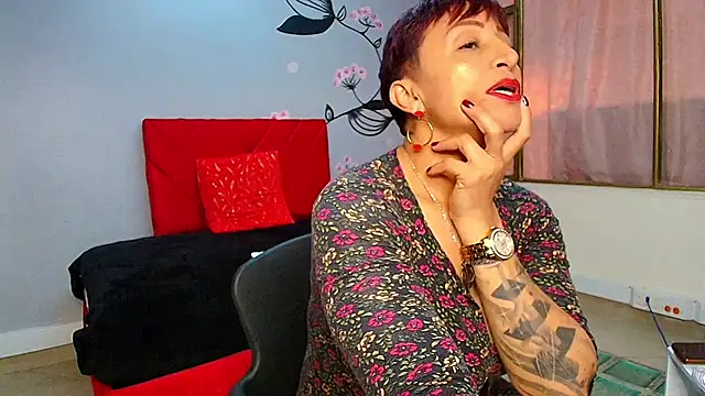 Charlotte  Gray online show from 10/05/25, 03:49