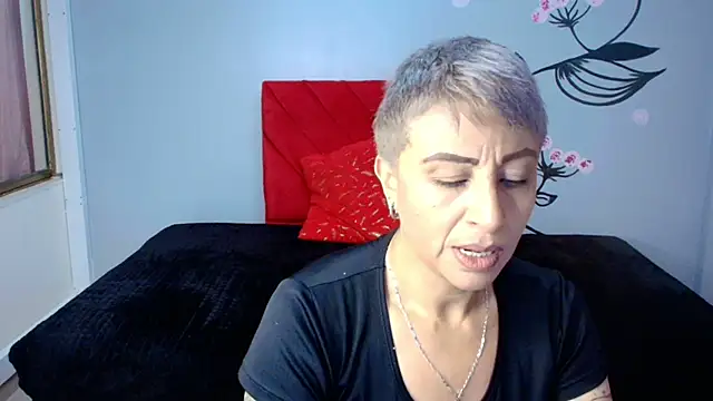 Charlotte  Gray online show from 10/26/25, 12:22