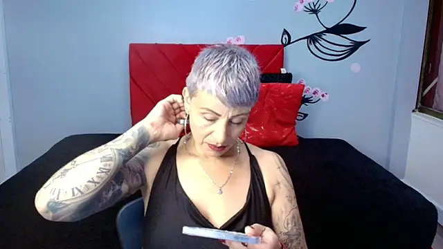 Charlotte  Gray online show from 11/07/25, 12:27