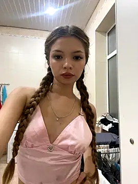  Siennaaa  online show from 10/10/25, 09:25