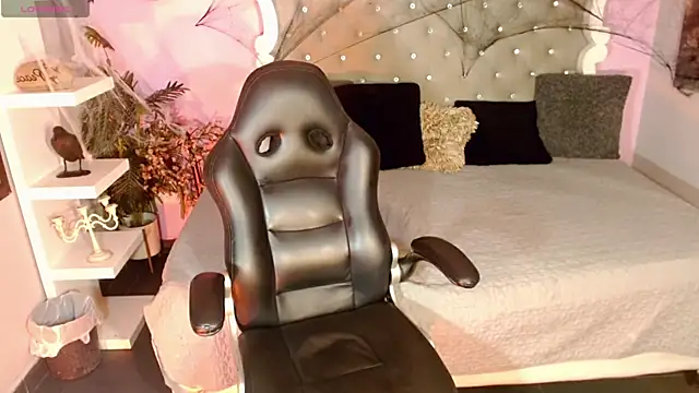 Snapshot of Miranda_Collins chatting on 10/17/25, 03:53 Miranda Collins online show from 10/17/25, 03:53