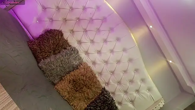 Snapshot of Miranda_Collins chatting on 10/26/25, 03:56 Miranda Collins online show from 10/26/25, 03:56