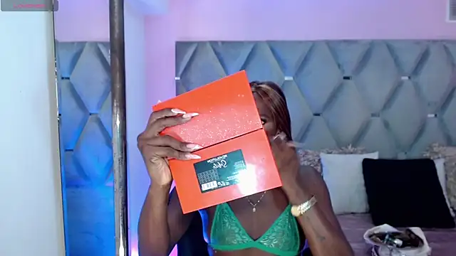 Snapshot of Miranda_Collins chatting on 11/17/25, 10:54 Miranda Collins online show from 11/17/25, 10:54