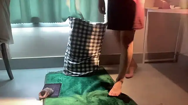 Snapshot of yewuzhibb chatting on 10/03/25, 07:05 yewuzhibb online show from 10/03/25, 07:05