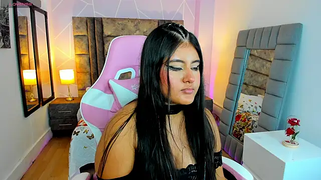 AnnaSwift  online show from 11/25/25, 01:38