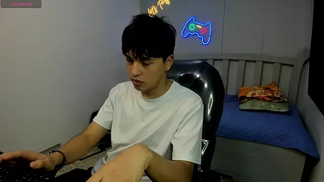 StiwenTwink online show from 11/25/25, 03:01