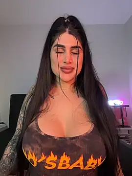 Niinarosee online show from 04/20/26, 02:03