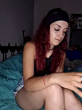 Snapshot of Sweetredevil chatting on 01/08/26, 03:31 Sweetredevil online show from 01/08/26, 03:31