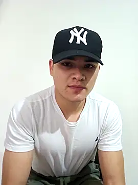 Snapshot of Sasu88_2 chatting on 10/13/25, 05:57 Sasu88 2 online show from 10/13/25, 05:57